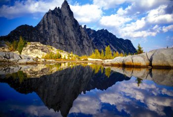 A photo of Gnome Tarn in the Central Cascades.